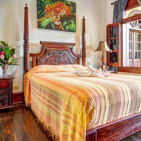 Mahogany Hall San Ignacio Εξωτερικό φωτογραφία