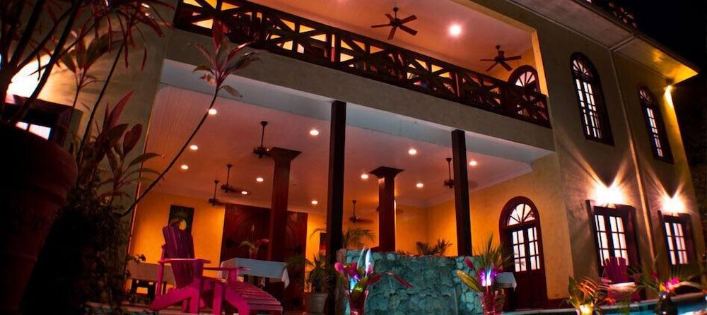 Mahogany Hall San Ignacio Εξωτερικό φωτογραφία