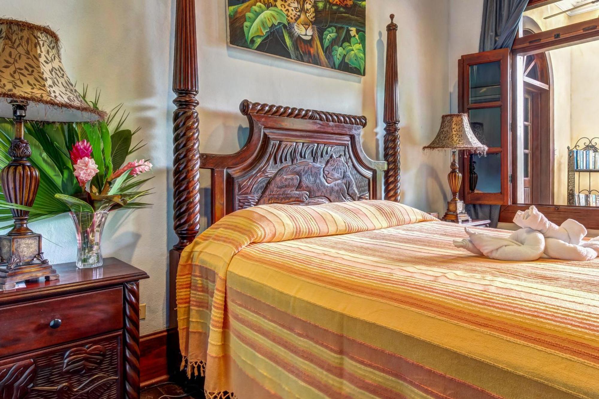 Mahogany Hall San Ignacio Εξωτερικό φωτογραφία
