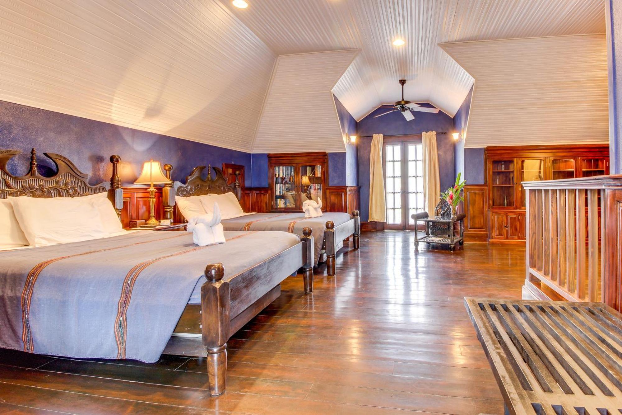 Mahogany Hall San Ignacio Εξωτερικό φωτογραφία