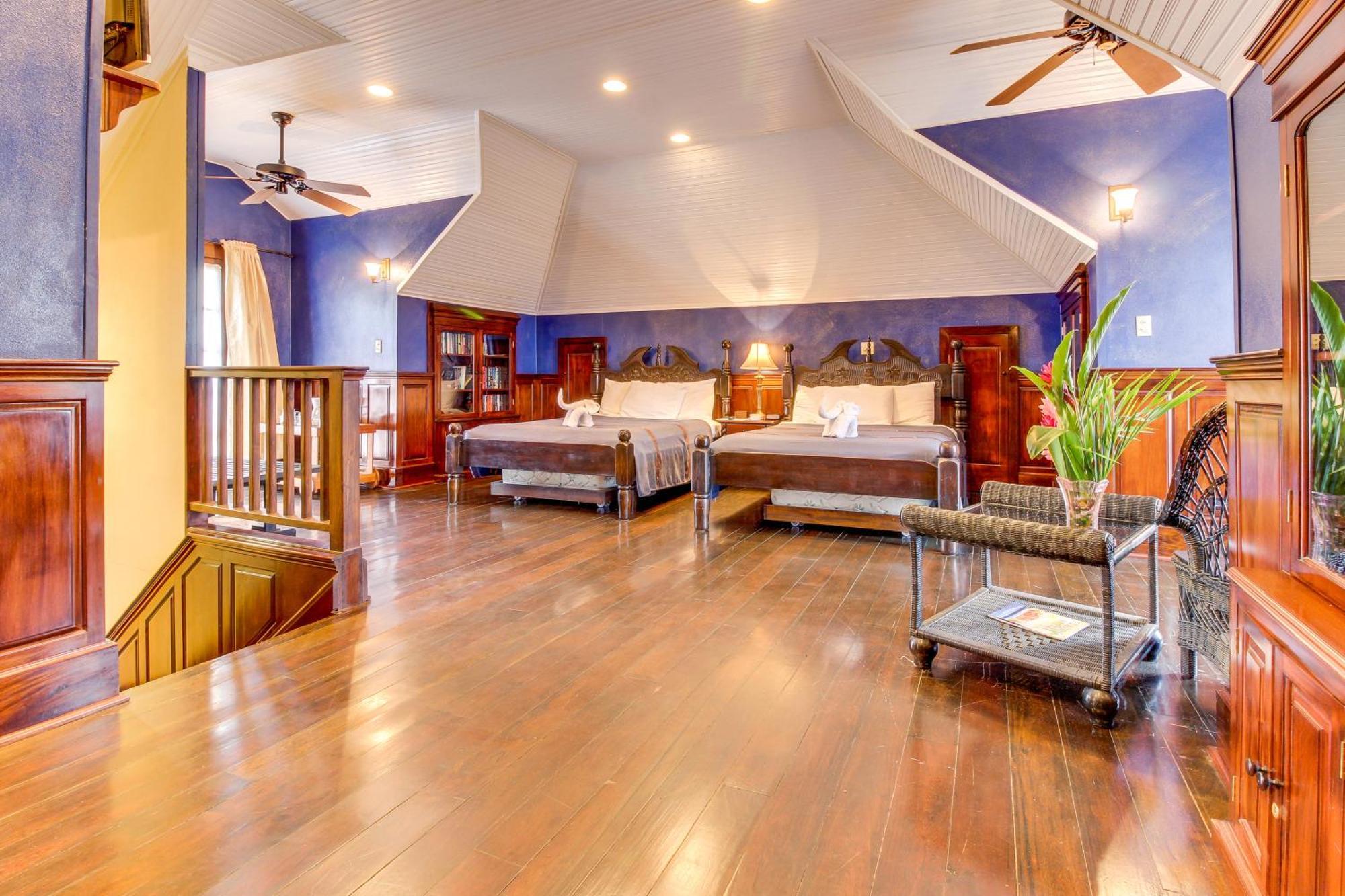 Mahogany Hall San Ignacio Εξωτερικό φωτογραφία